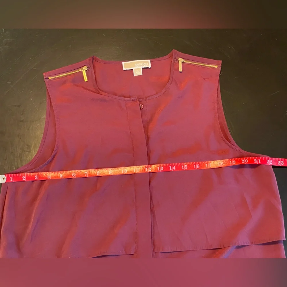 ☀️2/$20 Michael Kors Burgundy Red Boxy Blouse Sleeveless Top Zip Shoulder Design